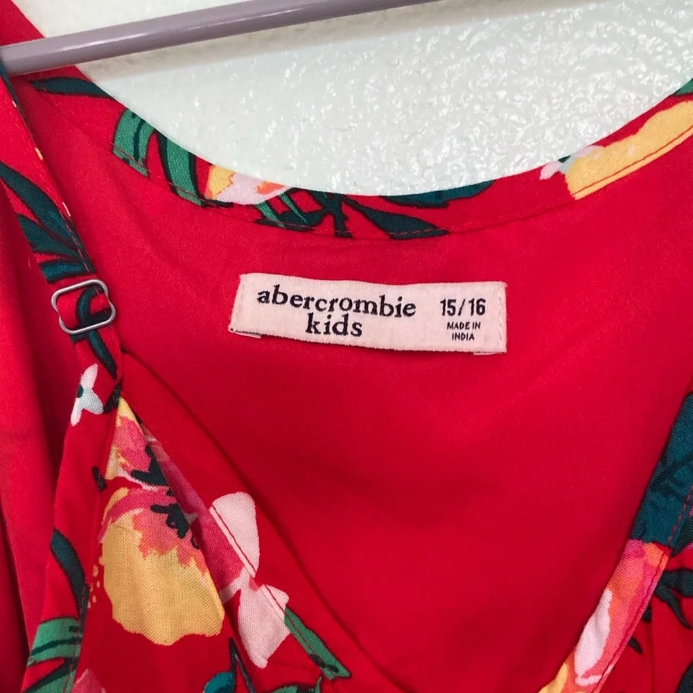 Floral Red Top - Picture 3 of 4